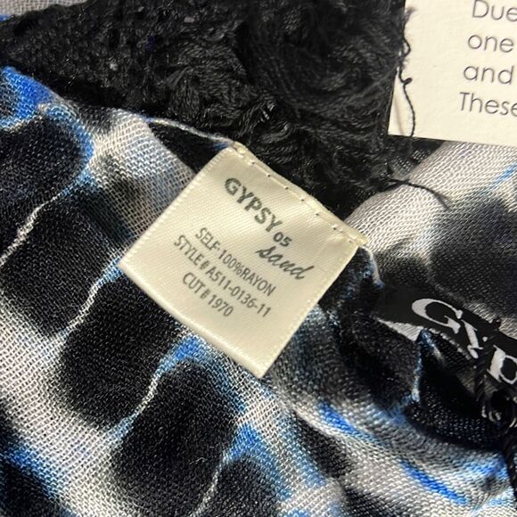 Gypsy Sand Women's Frayed Hem Tie-Dye Pattern Blue/Black/Cream Scarf NWT - Picture 6 of 7